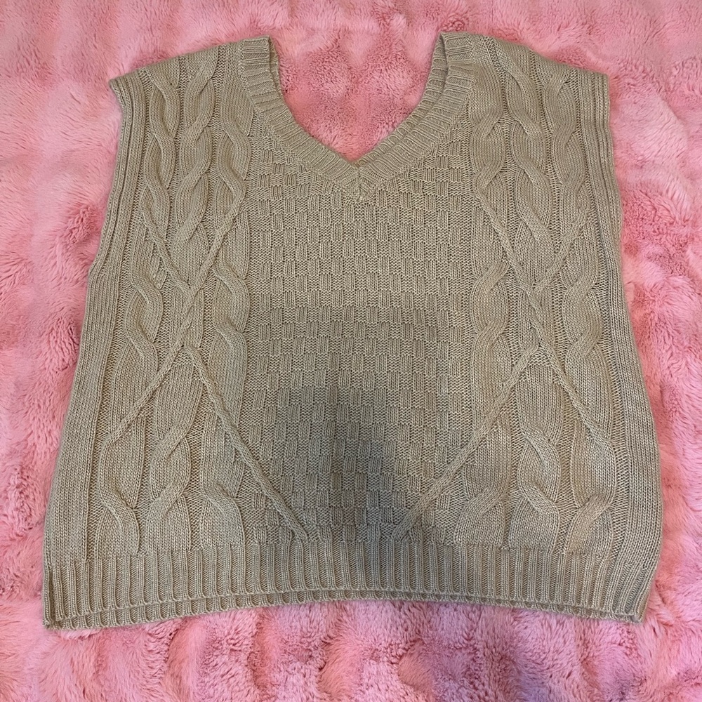 ANDREE BY UNIT Tan V-Neck Cable Knit Sweater